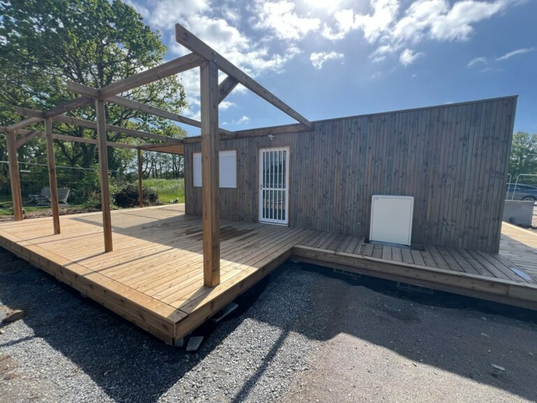 construction d'un pool house en batiments modulaires à mesquer